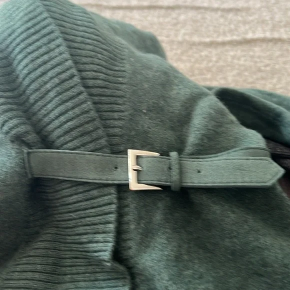 Green merino wool belted sweater - Picture 3 of 3